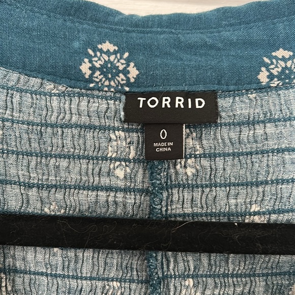 TORRID - babydoll rayon slub smocked button-front tunic top size 0X - Picture 4 of 10